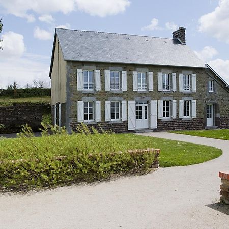 فيلا Manoir Du Mesnil De Bas Bréhal الغرفة الصورة